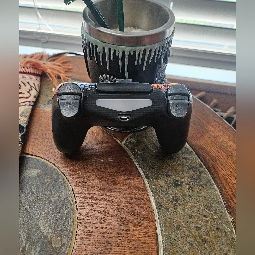 Custom Graffiti Wireless Controller
